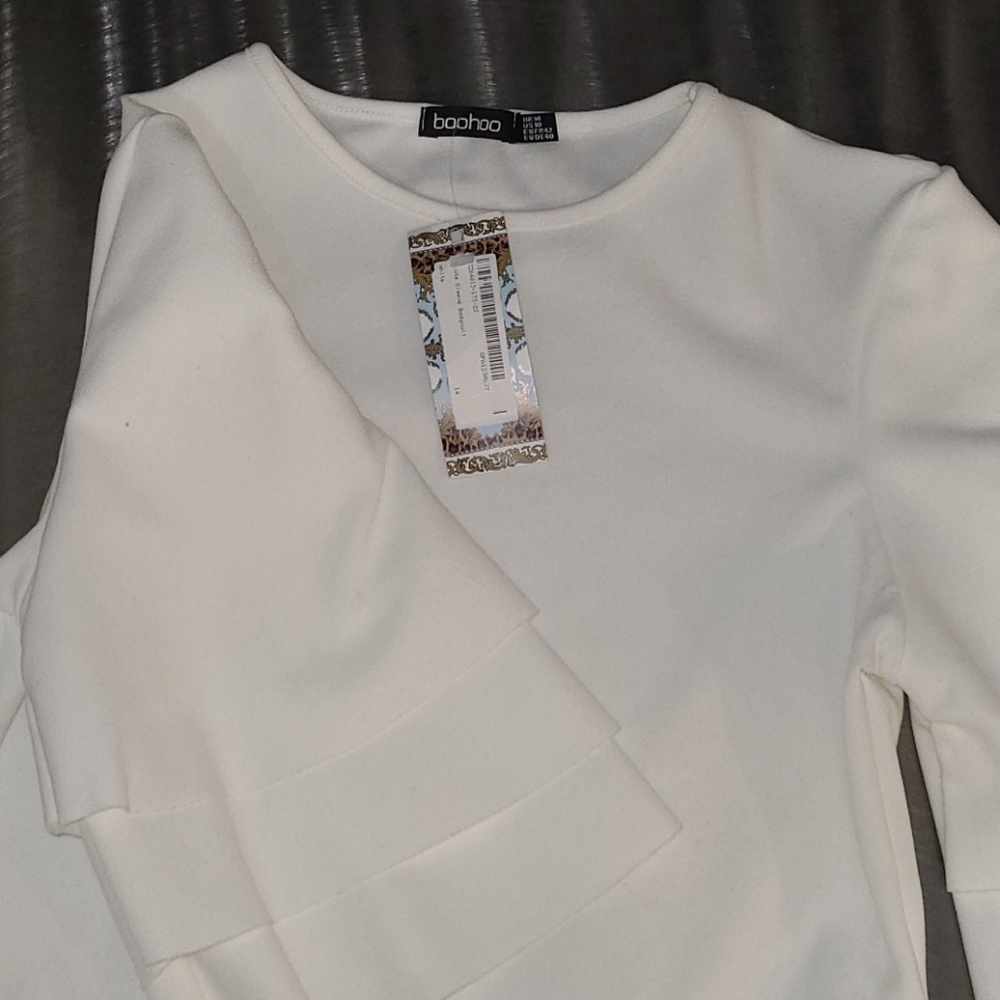 BOOHOO WHITE BODUSUIT🤍